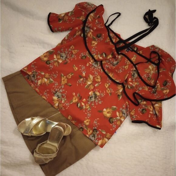 🆕⛱️Michel Floral Cold Shoulder Halter Top - Picture 1 of 6